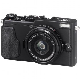 FUJIFILM X70 Mirrorless Digital Camera